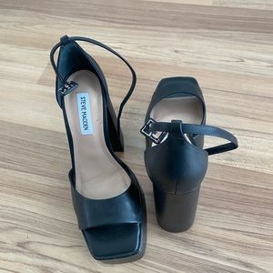 Steve Madden Kassiani black leather heels